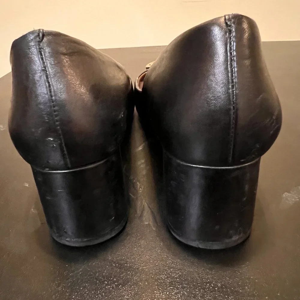 Troy Burch size 10 black heel pumps
